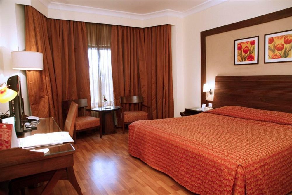 The Retreat Hotel & Convention Centre Mumbai Kültér fotó