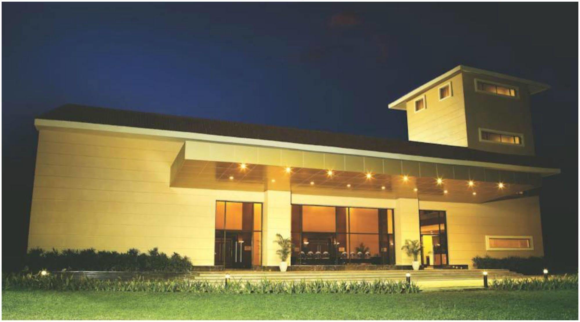 The Retreat Hotel & Convention Centre Mumbai Kültér fotó