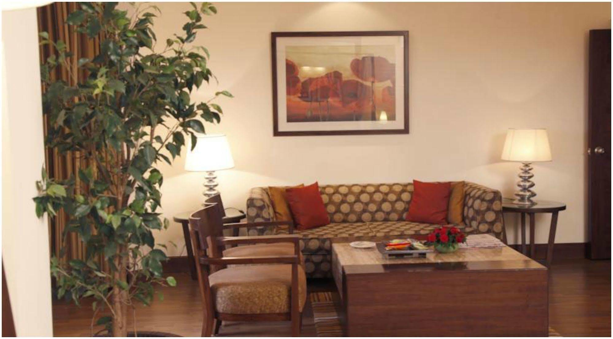 The Retreat Hotel & Convention Centre Mumbai Kültér fotó